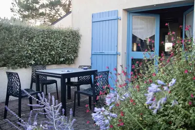 Image de Erdeven, Maison cosy 3 pièces avec terrasse et parking, proche plage