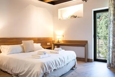 Image de Chambre 'Doble Superior El Duque Chimenea' avec vue sur la montagne, terrasse partagée et Wi-Fi