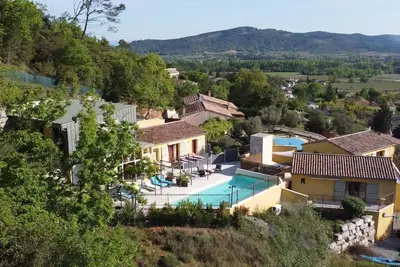 Image de Maison d'Exception4*. Retirée, vue panoramique sur VallonPtD'Arc et+ Proche de tt