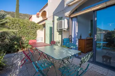 Image de Appartement 'Pramousiquer D23' avec vue sur les montagnes, piscine partagée et climatisation