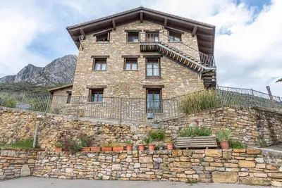 Image de Appartement 'Turbón' avec vue sur les montagnes, jardin partagé et Wi-Fi