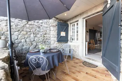 Image de Appartement 'Duplex Cosy - Bord Ardèche' avec terrasse privée, balcon et Wi-Fi