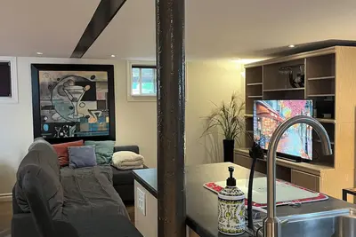 Image de Pearl’s Place, Cozy-Chic Suite…. Steps to the lake! \nNew host on vrbo.