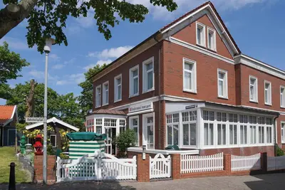 Image de Apartment Krabbenfischer with balcony in the Hotel Windrose, ca65qm, in the center of Borkum