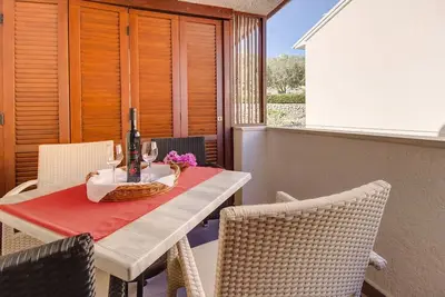 Image de Apartment Prica 1, located in Mali Lošinj, possible to accommodate four people.
