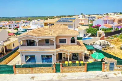 Image de Casa dos Sonhos - with pool, Bbq and pizza oven\n