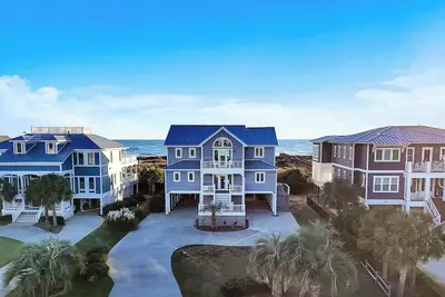 Image de One More Day Caswell: Oceanfront Home With Elevator