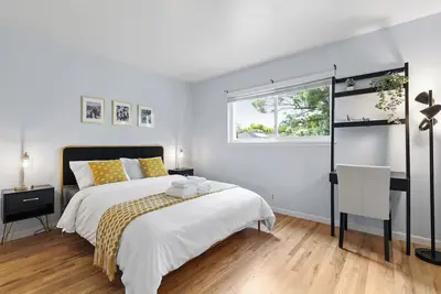 Image de Charming 3-bedroom house with Ac and newly remodeled baths/kitchen