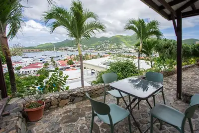Image de Hillside Haven in Simpson Bay: Cozy Cottage with Stunning Views