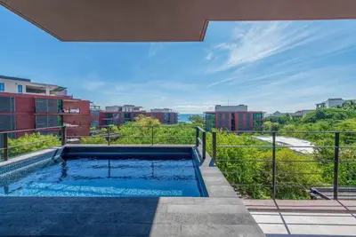 Image de Condo Leo @ Naya by Mita Residential. Pool, Beach Club, Housekeeping, Paddle Tennis