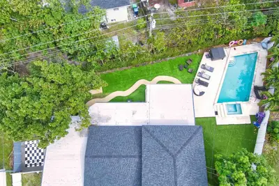 Image de Luxury Retreat with Cinema, Game Table, Pool, Jacuzzi, Giant Chess, 8 Beds