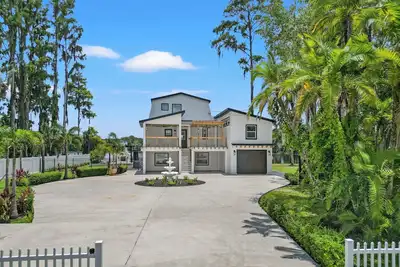 Image de Luxury Lakefront Skiing & Boating Retreat in Fl!