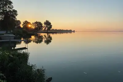 Image de Waterfront 2-bedroom Cabin in Celina with WiFi, Ac & Seasonal Fishing Dock