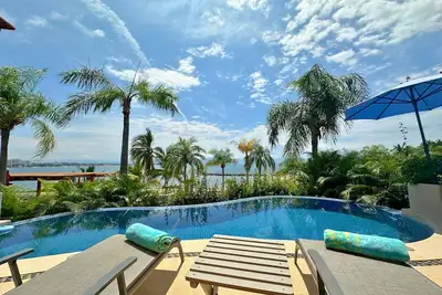 Image de Beautiful Beachfront Home with private pool Caracol 1