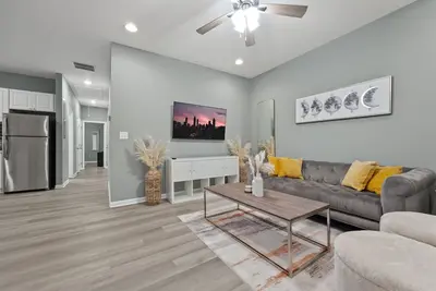 Image de Zen Retreat – Serene, Wellness-Inspired 3br w/ Balcony, Yoga Space & Coffee Bar