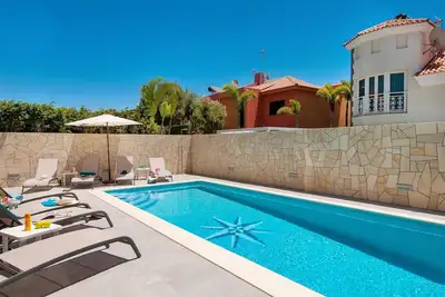 Image de Villa Encantadora | Private Outdoor Heatable Pool | Bbq Facilities | Shaded Outdoor Dining Area | Sonnenland | Gran Canaria