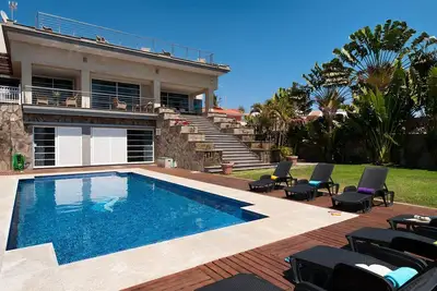 Villa Sonnenland Grande | Private Outdoor Pool | Bbq Facilities | Shaded Outdoor Dining Area | Sonnenland | Gran Canaria Aside