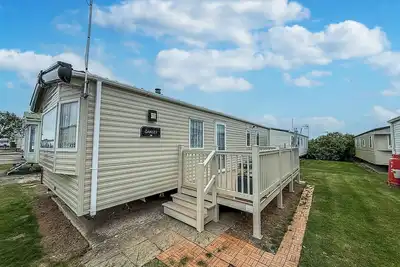 Image de Lovely 6 berth caravan at St Osyth Beach Holiday Park ref 28059fv