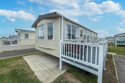 Image de Great 6 berth caravan in Essex at St Osyth Beach Holiday Park ref 28018mv
