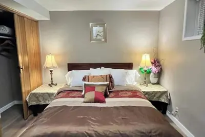 Image de Private bedroom in a quiet and nice home to stay in West Edmonton Area