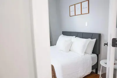 Image de Charming 2-bedroom apartment, Easy access to Nyc