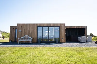 Image de Moderne-Appartement-Salle de bain privée séparée-Vue sur la cour