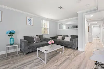 Image de Private  Atl 2 Bed, 2 Bath;  Basement Oasis