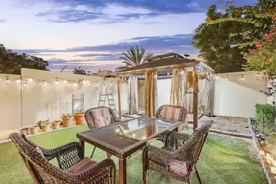 Image de Stylish Dubai Villa Near Jbr, Marina, Malls & Metro
