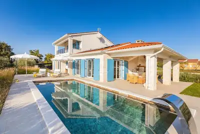 Image de Villa Olive Paradise I - villa de luxe joliment décorée avec piscine chauffée et bien-etre