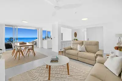 Image de The Ultimate coastal luxury, 2-bedroom 2-bathroom beachfront apartment