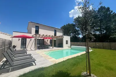 Image de Villa 4 chambres 4 salles de bains avec jardin + jacuzzi, piscine (villa 19)