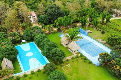 Image de Yellow House :D Santa Ana, PETÉN! This is the ideal place for you and your family.