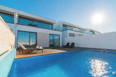 Peralta Beach - Linked Villa 12e with Private Pool