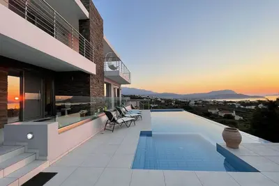 Image de Modern Amafli Villa, 3bd, 2ba