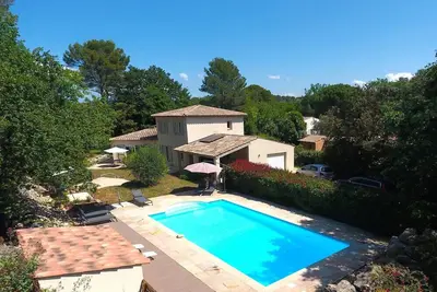 Image de Très jolie Villa Provençale avec piscine privée à Lorgues, un véritable écrin.