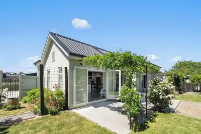 Image de Provence on Cologne - Martinborough Holiday Home
