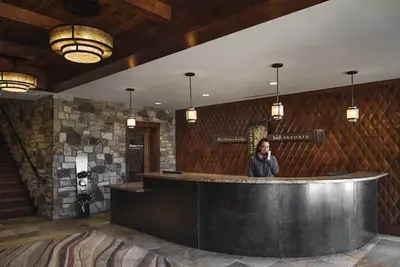 Image de Ski In/Out @ Northstar Lodge! Gondola, ski valet, underground parking! Sweet!