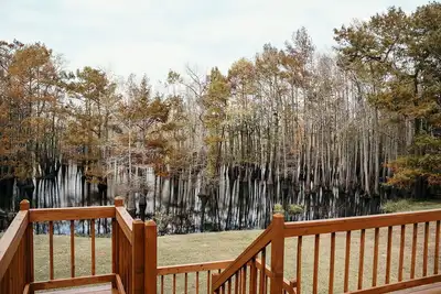 Image de The Perch at Cheniere Lake- grill, deck, fire pit