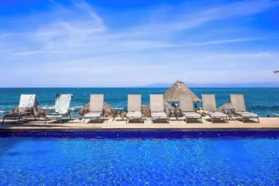 Image de 3-bedroom condo Playa Esmeralda Puerto Vallarta beach front