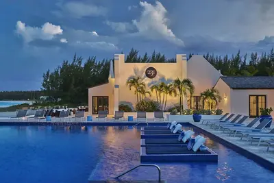 Image de Stunning Ocean View 1br Room w/ Balcony | Private Beach Access