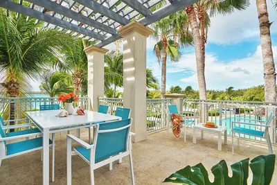 Image de Spacious Ocean View 2br w/ Kitchen | Outdoor Pool w/ Breathtaking View