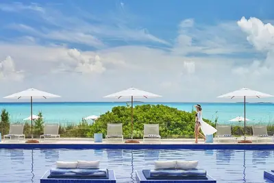 Relaxing Ocean View, 3 Bedroom, Access to Pristine Beach &Outdoor Pool | 2 Rooms