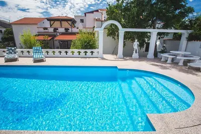 Image de Superbe appartement à Kampor avec sauna