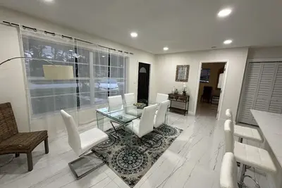 Image de Charmante Maison de 4 Chambres Idéale pour Toute la Famille