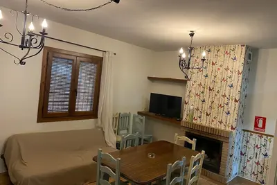 Image de Appartement 'Abeto' avec vue sur les montagnes, piscine partagée et Wi-Fi