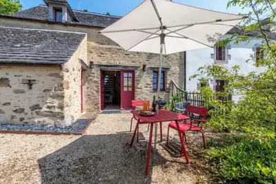 Image de Maison de vacances 'La Petite Maison - Piscine - Spa' avec piscine partagée, terrasse et Wi-Fi