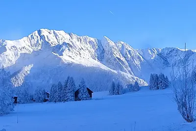 Image de Studio 'Grand Serre' avec vue sur lac et terrasse privée