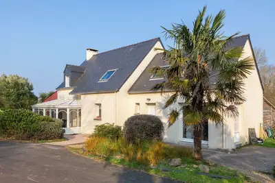 Image de Maison de vacances 'Grande Maison À 5min Des Plages' avec piscine partagée, terrasse et jardin privé
