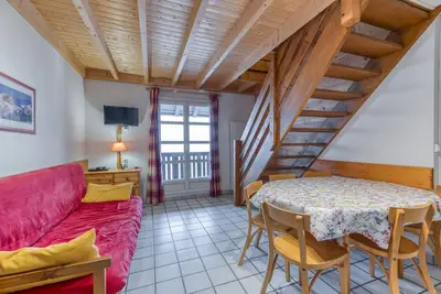 Image de Appartement 'Granges 31 - Duplex 6pers' avec vue sur montagne et balcon