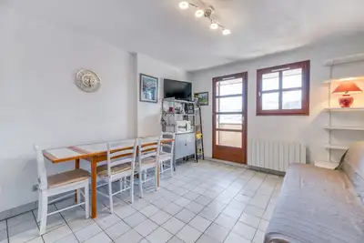 Image de Appartement 'Granges 9 - Vue' avec vue sur montagne et balcon